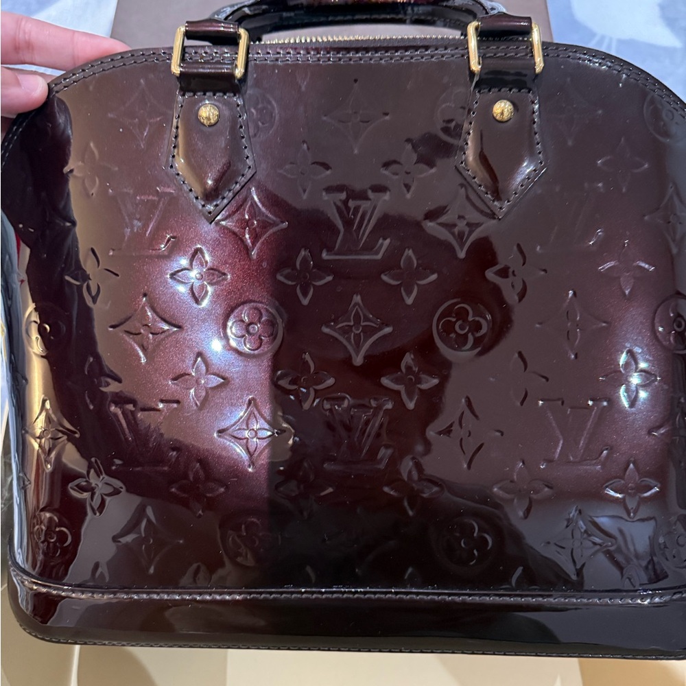 Louis Vuitton Glossy Monogram Alma Satchel in Dark Bordeaux - Picture 5 of 16